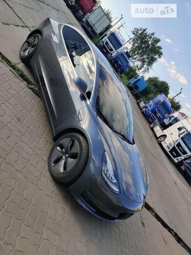 Tesla Model 3 2020