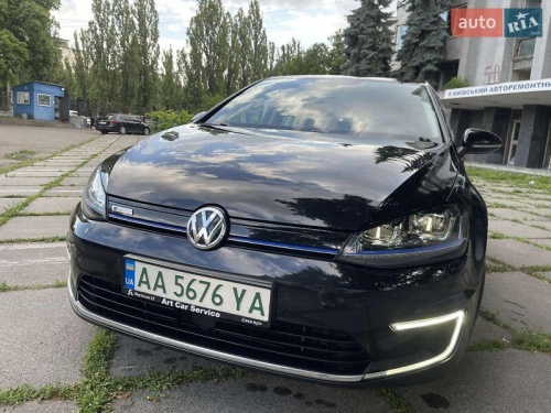 Volkswagen e-Golf 2015