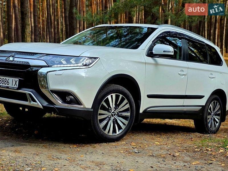 Mitsubishi Outlander 2022