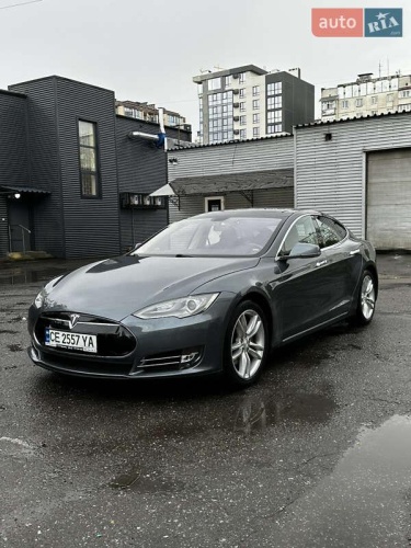 Tesla Model S 2013