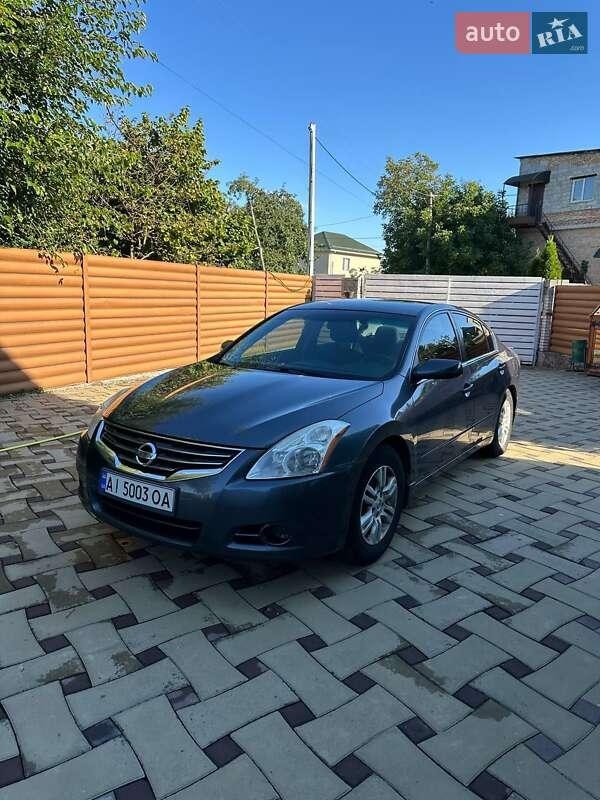 Nissan Altima 2011