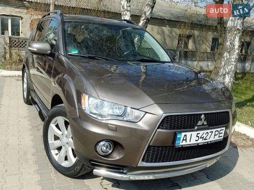 Mitsubishi Outlander XL 2012