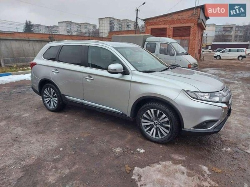 Mitsubishi Outlander 2019