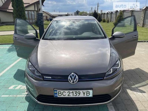 Volkswagen e-Golf 2015