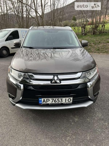 Mitsubishi Outlander 2016