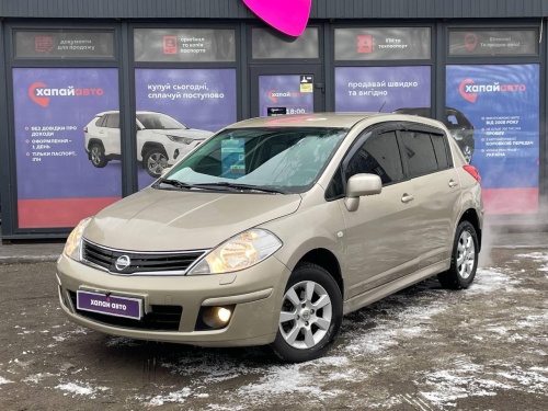 Nissan TIIDA 2012