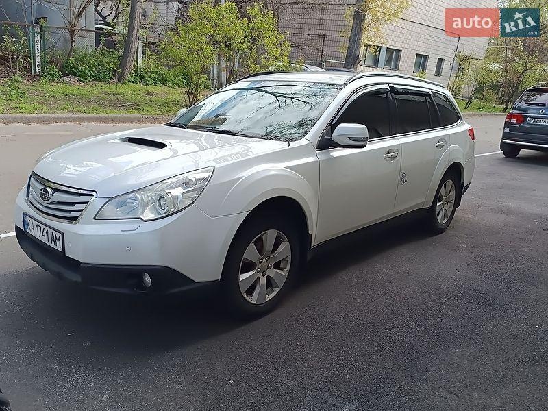 Subaru Outback 2011