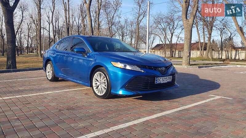 Toyota Camry 2019