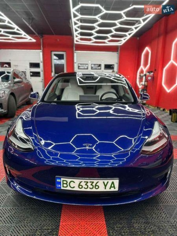 Tesla Model 3 2018