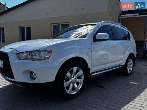 Mitsubishi Outlander 2011