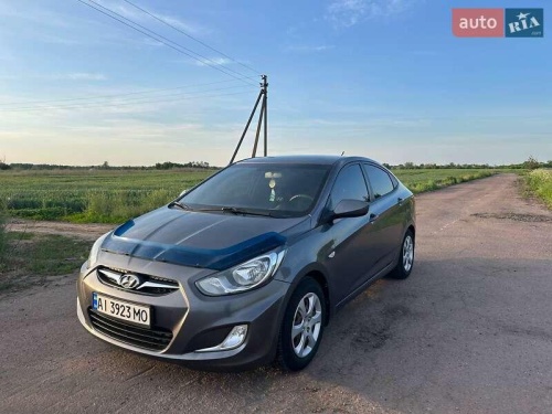 Hyundai Accent 2011