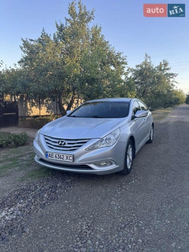 Hyundai Sonata 2011