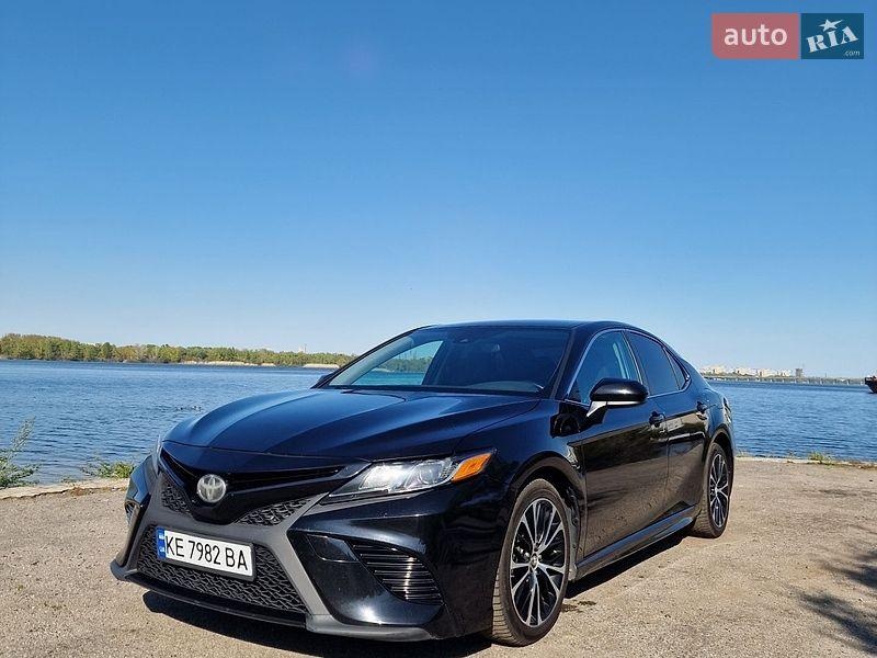 Toyota Camry 2019