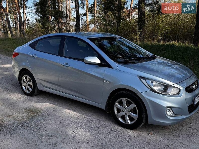 Hyundai Accent 2011