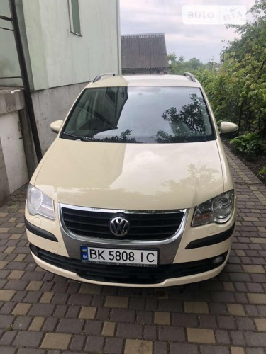 Volkswagen Touran 2010