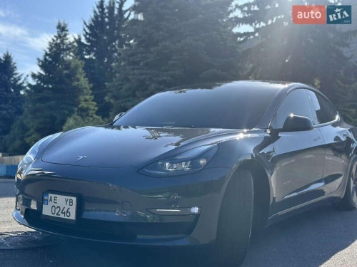 Tesla Model 3 2022