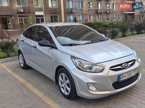 Hyundai Accent 2011