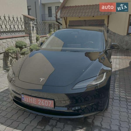 Tesla Model 3 2024