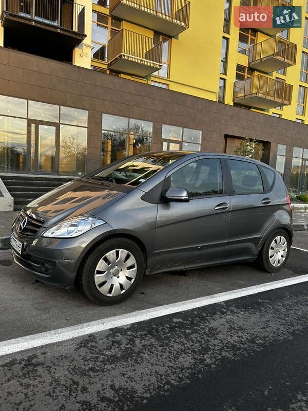 Mercedes-Benz A-Class 2011