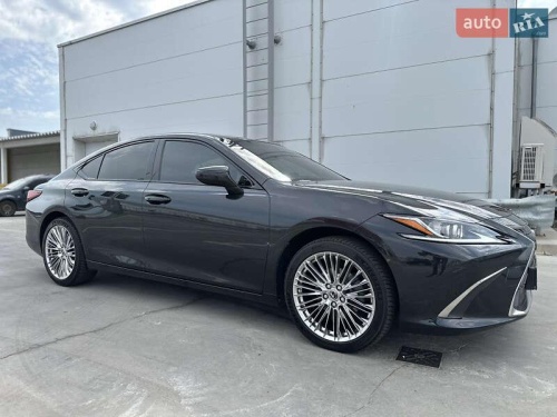 Lexus ES 2021