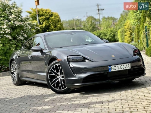 Porsche Taycan 2021