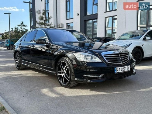 Mercedes-Benz S-Class 2011