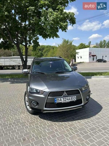 Mitsubishi Outlander 2012