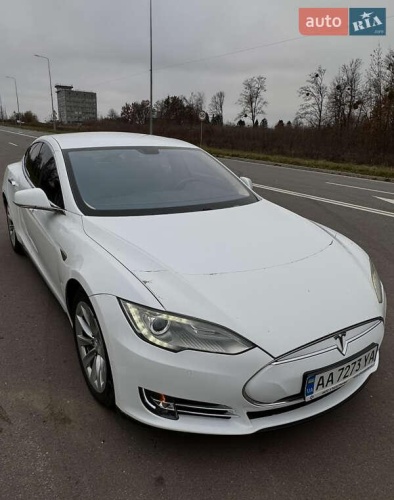 Tesla Model S 2013