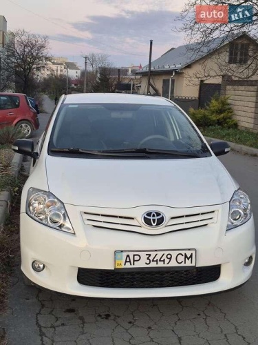 Toyota Auris 2012