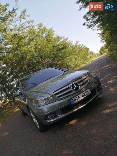 Mercedes-Benz C-Class 2011