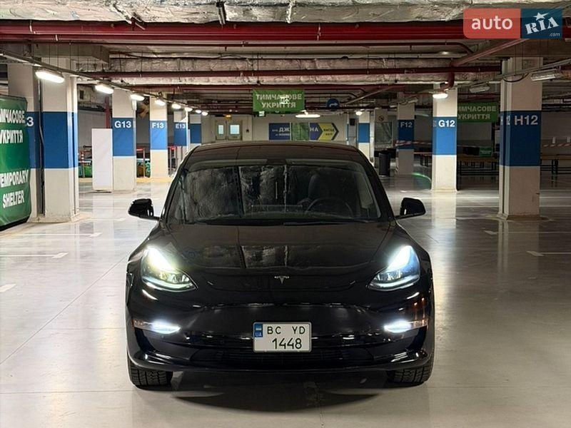 Tesla Model 3 2022