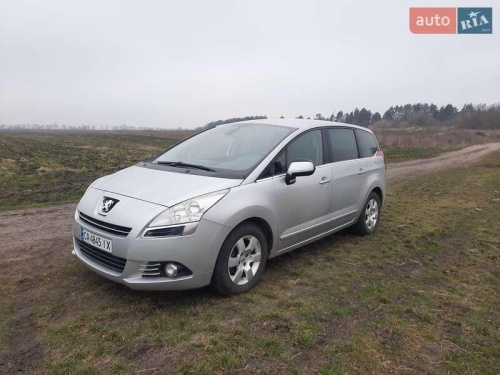 Peugeot 5008 2011
