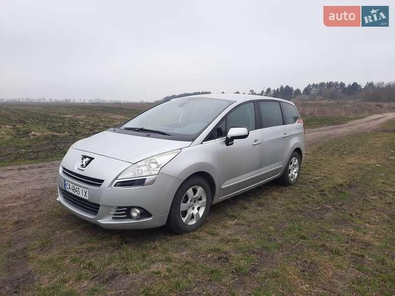 Peugeot 5008 2011