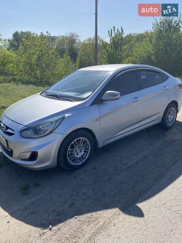 Hyundai Accent 2011