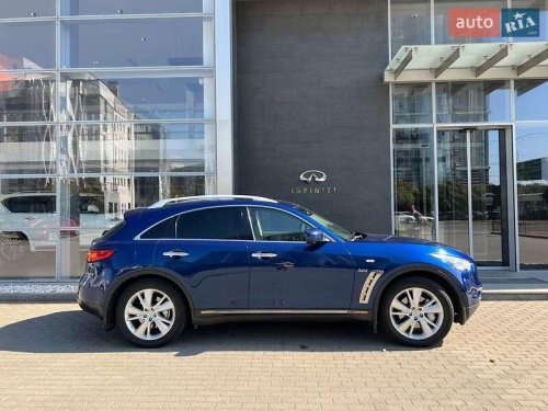 Infiniti QX70 2013