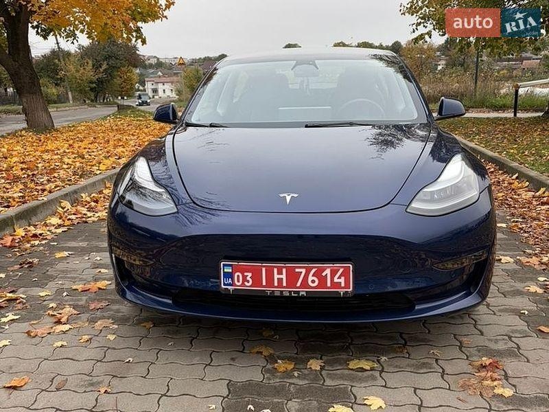 Tesla Model 3 2022