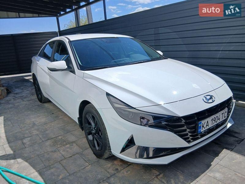 Hyundai Elantra 2022