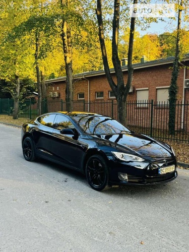 Tesla Model S 2014