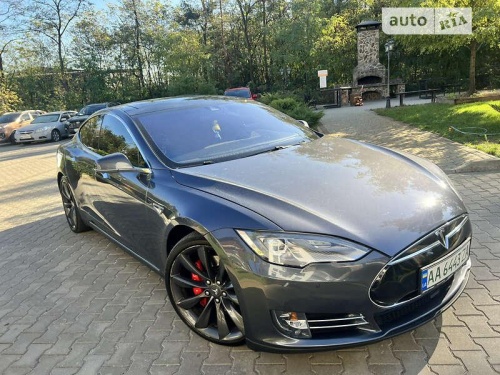 Tesla Model S 2014