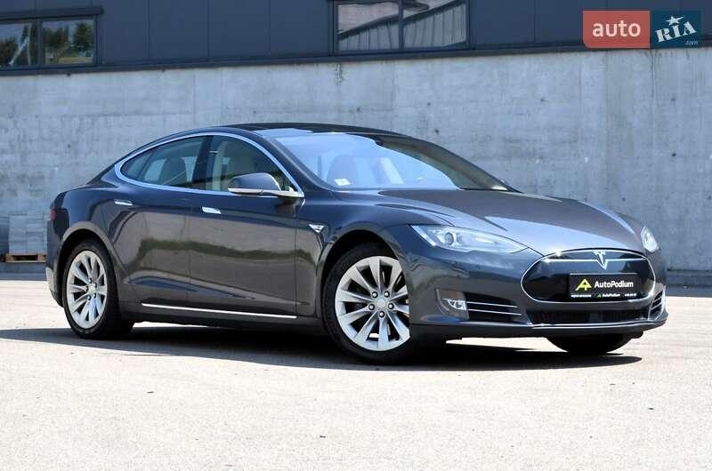 Tesla Model S 2016