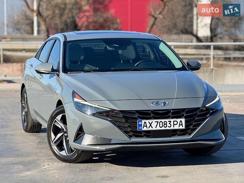 Hyundai Elantra 2022