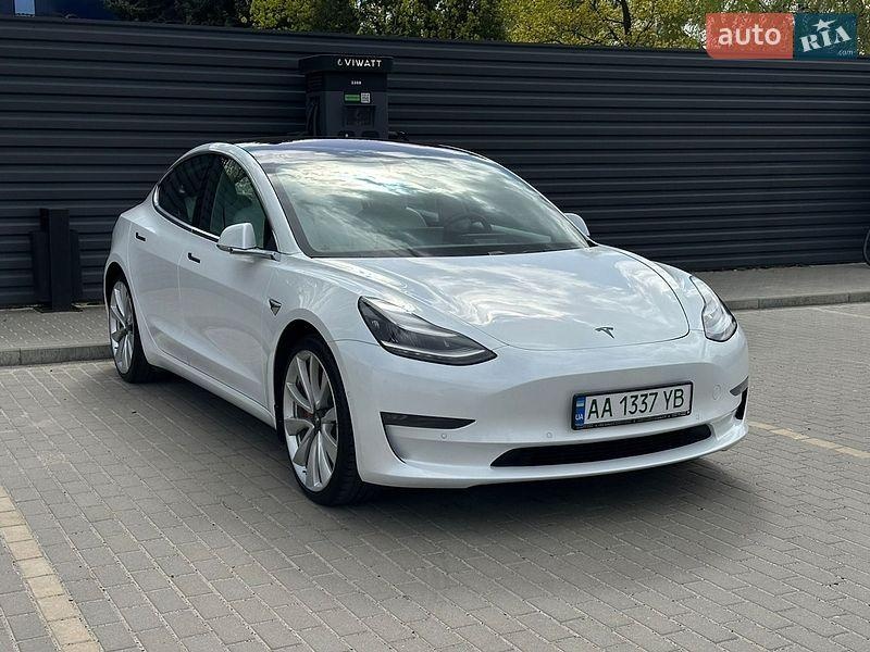 Tesla Model 3 2019