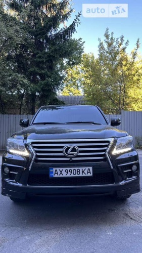 Lexus LX 2012