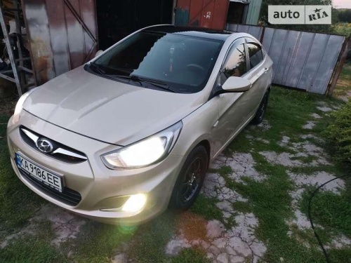 Hyundai Accent 2012