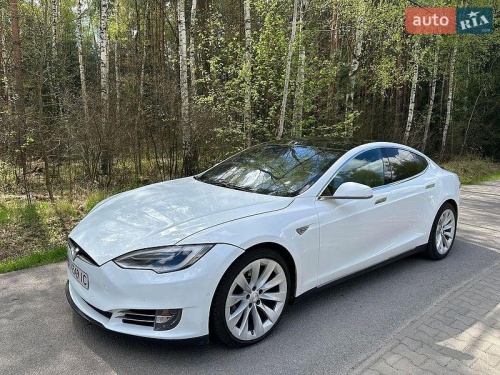 Tesla Model S 2015