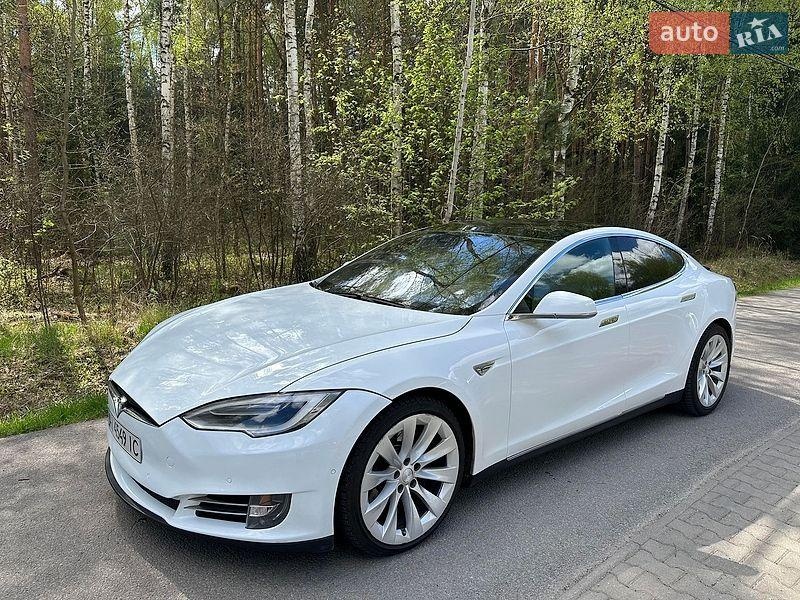 Tesla Model S 2015