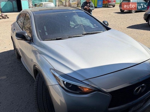 Infiniti QX30 2016