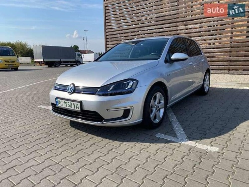 Volkswagen e-Golf 2015