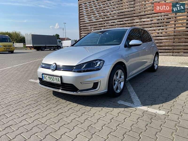 Volkswagen e-Golf 2015