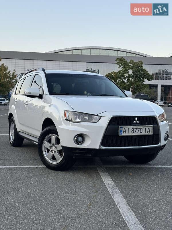 Mitsubishi Outlander 2011